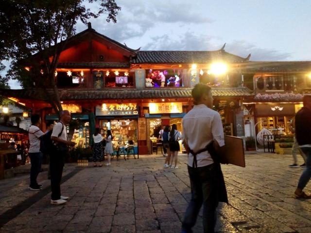 麗江什么民族多？